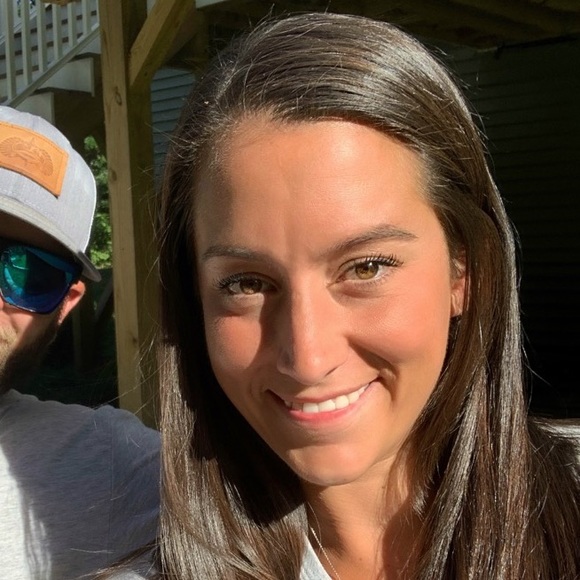 Meet your Posher, Christina - Picture 1 of 1